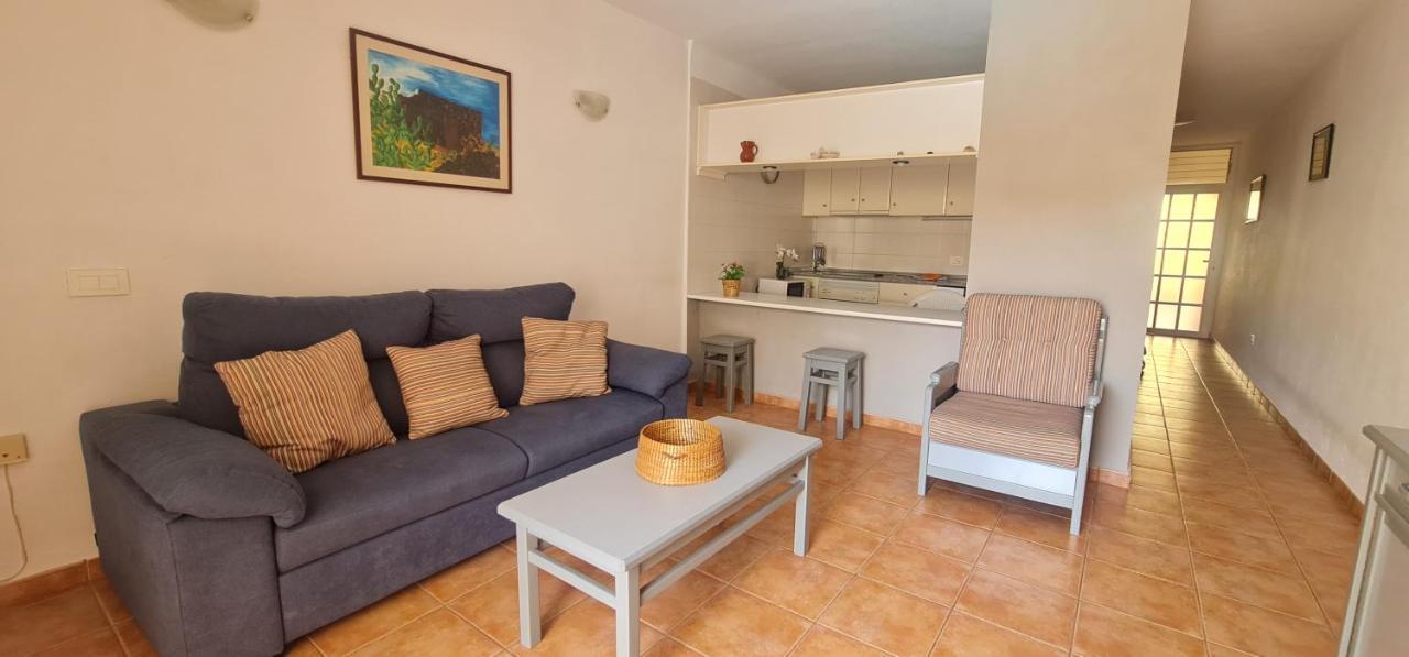 Vivienda Vacacional Marineda Sol Con Piscina El Medano エクステリア 写真
